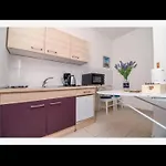 Makakada Apartment *