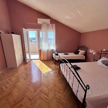 Apartment Makakada *