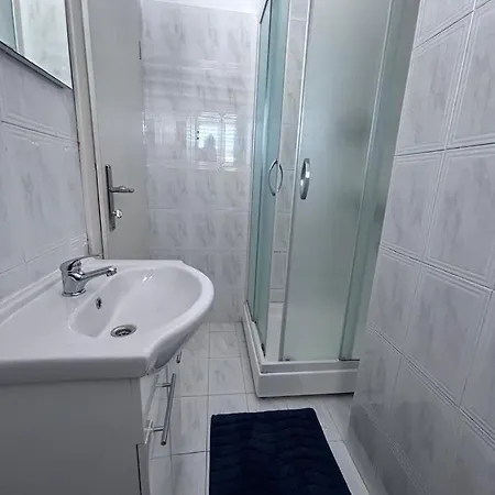 Makakada Apartment *