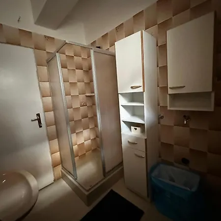 Makakada Apartment
