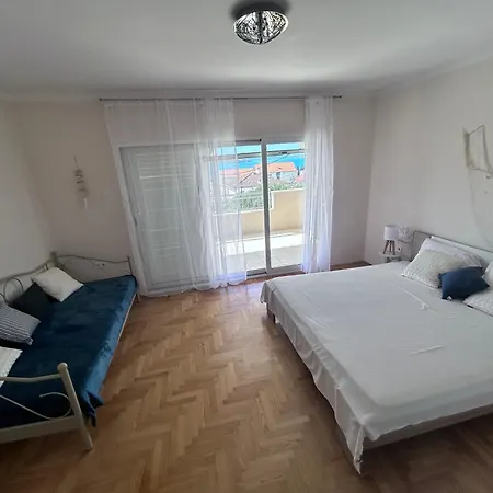 Makakada * טרוגיר